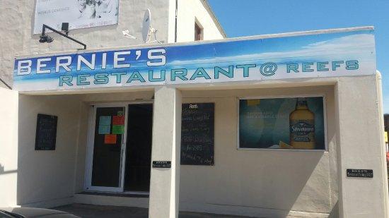 Reef's Sport Bar and Terrace