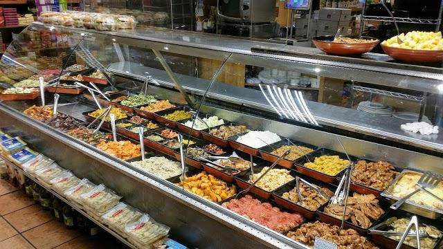 Giovanni's Deli World