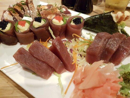 Oceans 8 Seafood & Sushi