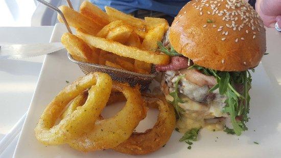 Catch 22 Beachside Grille & Bar